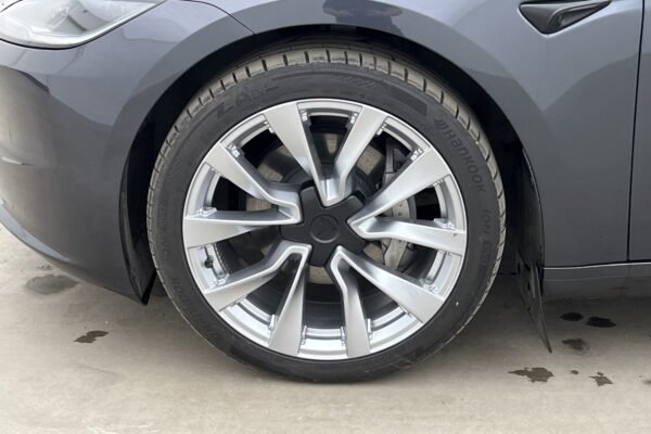 Tesla Model 3 Long Range AWD - Image 8