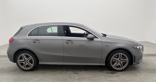 Mercedes-Benz A 250e AMG Sport Line - Image 6