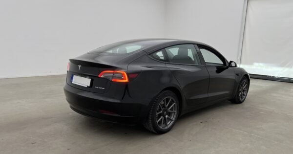 Tesla Model 3 Long Range AWD - Image 4