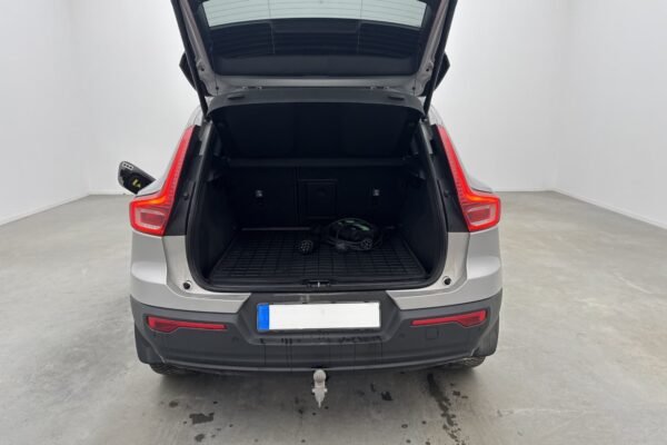 Volvo XC40 Recharge Twin Plus AWD - Image 16