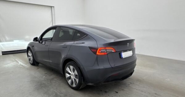 Tesla Model Y Longe Range - Image 4