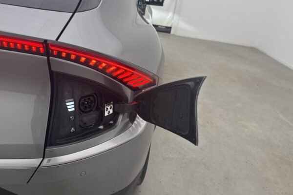 Kia EV6 - Image 11