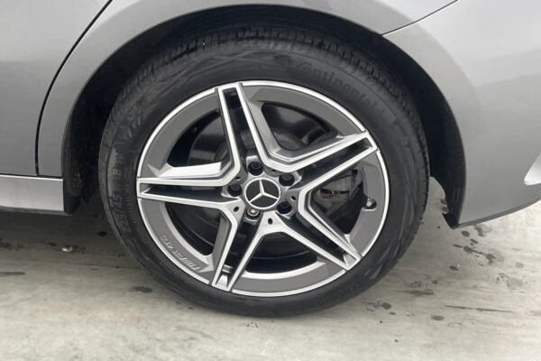 Mercedes-Benz A 250e AMG Sport Line - Image 11