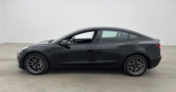 Tesla Model 3 Long Range AWD - Image 6