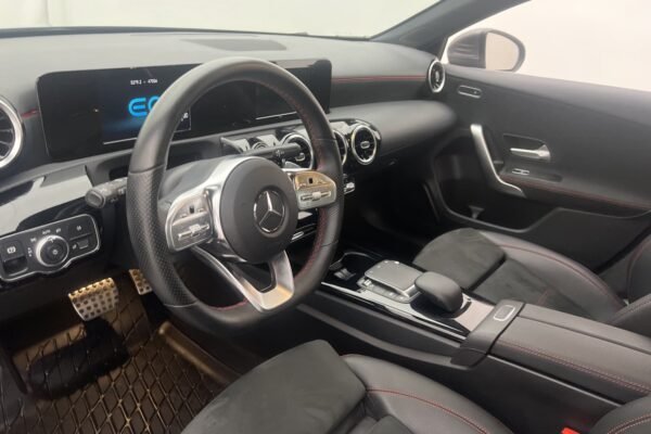 Mercedes-Benz A 250e AMG Sport Line - Image 2