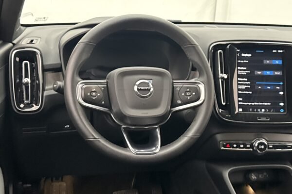 Volvo XC40 Recharge Twin Plus AWD - Image 15
