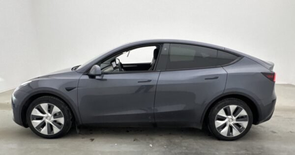 Tesla Model Y Longe Range - Image 7