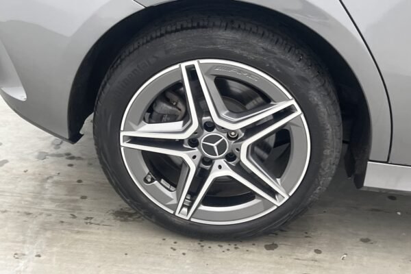 Mercedes-Benz A 250e AMG Sport Line - Image 12