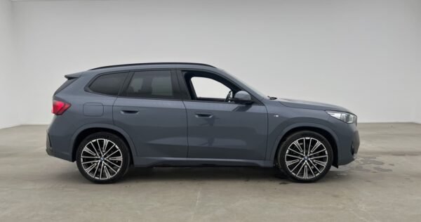 BMW iX1 xDrive30 - Image 9