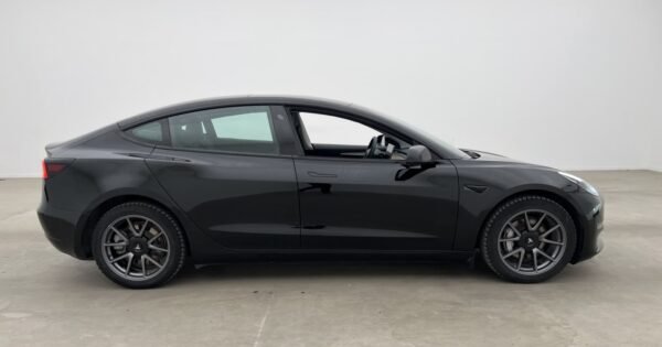 Tesla Model 3 Long Range AWD - Image 7