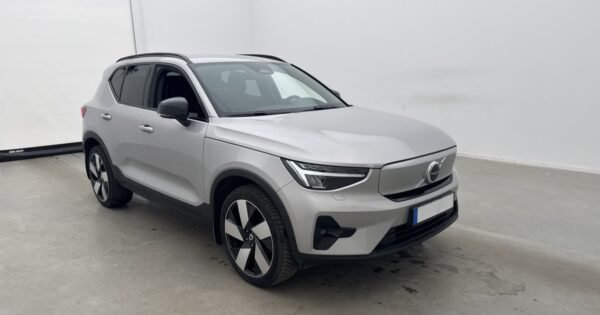 Volvo XC40 Recharge Twin Plus AWD - Image 3