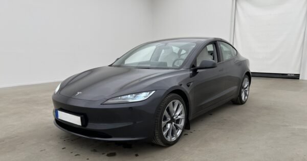 Tesla Model 3 Long Range AWD