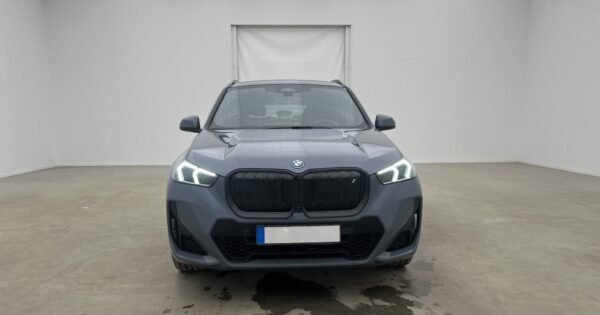 BMW iX1 xDrive30 - Image 4