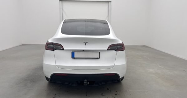 Tesla Model Y Standard Range - Image 5