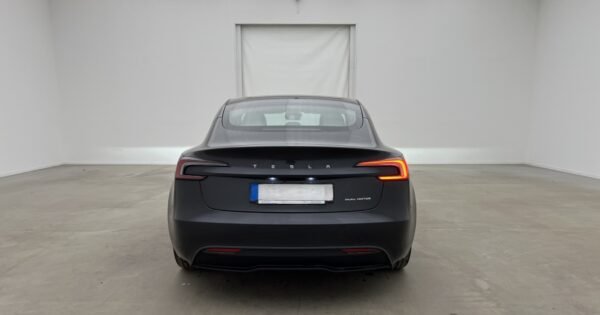Tesla Model 3 Long Range AWD - Image 3
